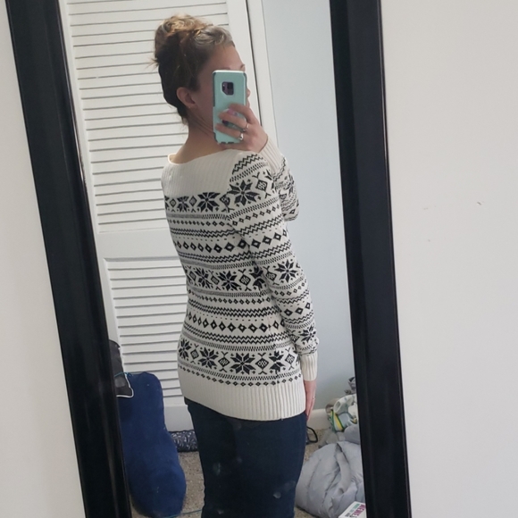 Sweater - Picture 2 of 5